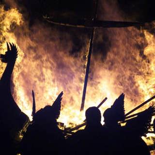 Vi tipsar om historiska vuxenleksaker och böcker!