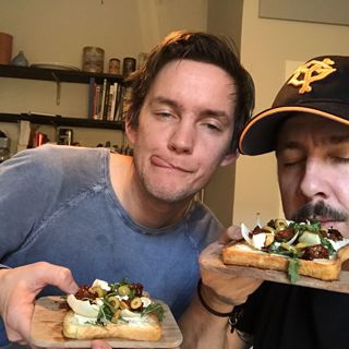 Macka 6: Ugnsbakad lök med Philadelphiaost och balsamvinäger