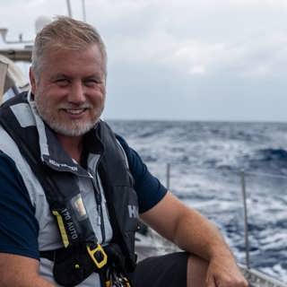 Per Elofsson korsade Atlanten: Nu går det hål i skrovet!