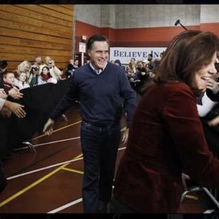 Skaka hand med Obama och Romney