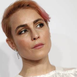 Noomi Rapace: Det är väldigt skönt att få driva med sig själv