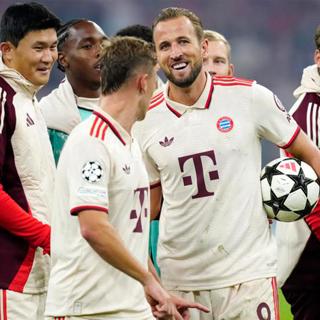 Record-breaking Bayern hit nine to kick off new Champions League era