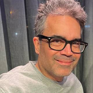 David Batra säljer sin själ på loppis