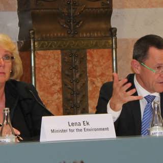 Direkt från Rosenbad: Klotet följer upp OECD-rapport