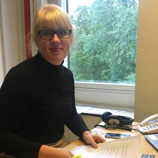 Riksbankschefen sitter kvar och delning av Volvo på tapeten