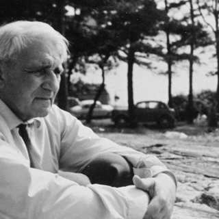 Gunnar Björlings sprängda språk ekar över platsen