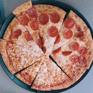 DOES CHUCK E CHEESE RECYCLE THEIR PIZZA?😳