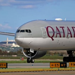 Men restrained after violent threats on long haul flight 