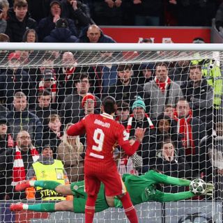 Paris prevail on penalties at Anfield