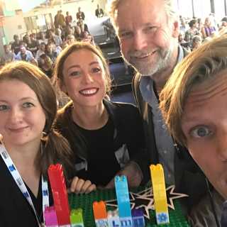 204: "Löfvens sista maktmedel är att sitta kvar"