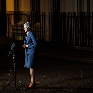 Cabinet splits over May's Brexit deal
