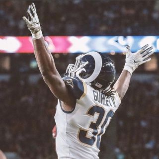 97: L.O.R Tuesday: Bear & James play a round of "All In" or "Fold em", as well as funny Rams banter