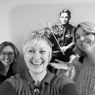 S8E3: Live Maria Roggen del 2. Stemmekrise, studietid og gehørbasert impro.