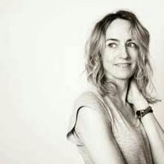 Losing (and finding again) our identity in motherhood with Lou Kirby founder of Woman Ready
