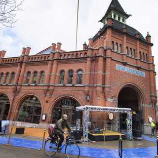 Presstöd så in i Norden och corona-hånade östermalmsåldringar talar ut