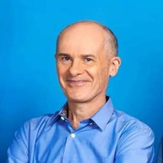 Tom Gleisner from #HYBPA tests Mark and Caroline