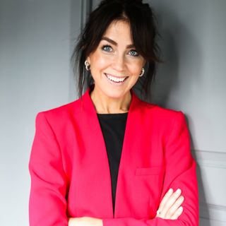 Shirin ringer upp Sofia Ståhl