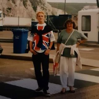 Berätta ingenting om England