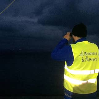 I väntan på flyktingbåtarna