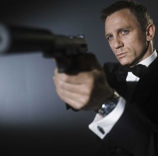 Who Should Direct Bond 25? Should Blumhouse Reboot The Dark Universe? Kevin Smith, Star Wars, Mr. Robot