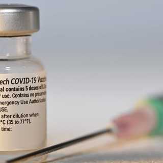 Etiska polisövertramp på sociala medier, vaccinrapportering om dödsfall alarmistisk? Om Youtubes nedstängning av swebbtv