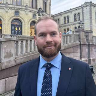 Isak V. Busch har blitt innvandringspolitisk talsmann og snakker her om innvandring, Unicare og mye mer