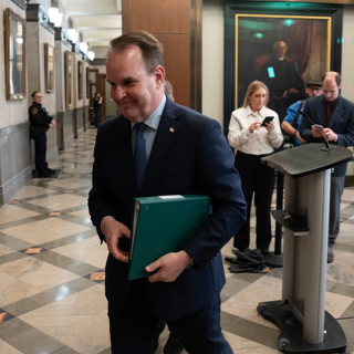 Liberals push through bills as Parliament wraps
