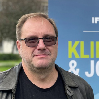 Klubbordförande Tony är van vid varsel – nu väntar nya förhandlingar på Höganäs: ”Läget svårbedömt”