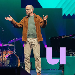 685. Waarom gaat de tijd sneller als je het naar je zin hebt? (Live in Carré)
