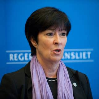 Mona Sahlin kritiserar Plymouthskola