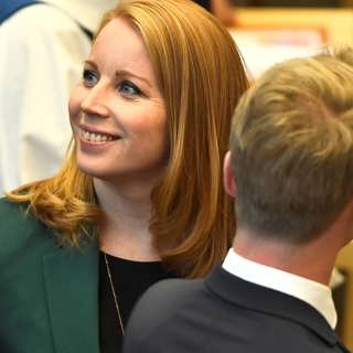 Kadeedka oo wada hadal lagu daweeyo, Garabka Allansen oo sii kala fogaanaya iyo Lööf oo la kulmi doonta Löfven.