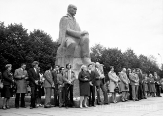 Dzejas dienas. Saruna ar dzejnieku Leonu Briedi