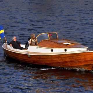 Älskade träbåt