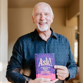 # 209: MARK VICTOR HANSEN sold over 500 million copies of his books despite 144 rejections - learn to create a best seller from the master!