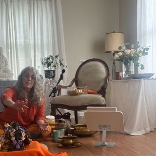 The Secret to Releasing the Old Year & Welcoming the New One. A Spiritual Discourse w/ Swamini Shraddhananda Saraswati and Shambhu 12062025