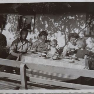 Har du några glada sånger kvar så spela, spela, spela dom för mej