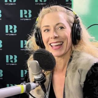 Eva Röse: "Han får komma backstage men kommer aldrig därifrån"
