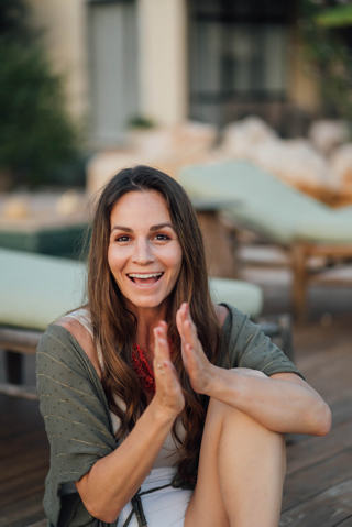 Unlocking the Subconscious: Overcoming Trauma and Breaking Free from Depression with Hypnotic Brain States - Chloe Jimenez Peters