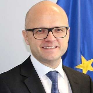 Vidar Helgesen om rapporten "Hvis ikke Norge, hvem?"