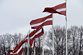 Vai Jūs esat par demokrātisku un valstiski neatkarīgu Latvijas Republiku?