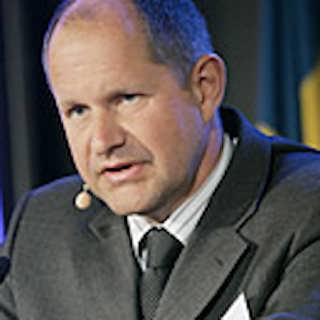 Dan Eliasson hotar hänga ut kommuner
