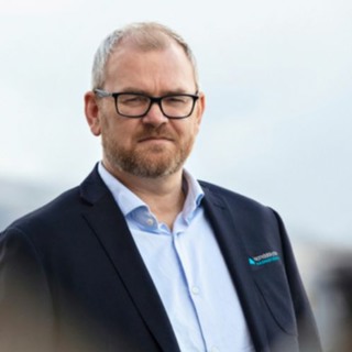 Folk Og Skjitprat - Kråkøyas Nye Leder