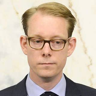 Tobias Billström: Tidigare avslag på asyl gäller trots jobb