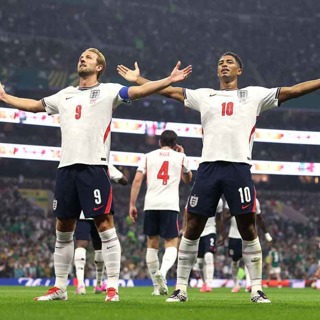 How England conquered the Azteca!