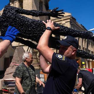 Kultur i krig, Martin Parrs grälla färgfoton och Lise Tremblay – stram romankonst från Quebéc