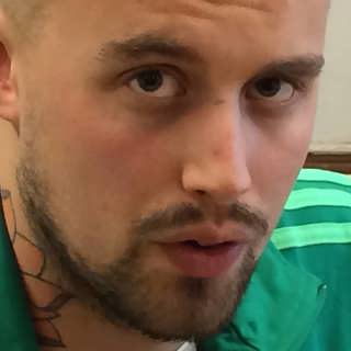 Emil misslyckades i skolan – började med heroin