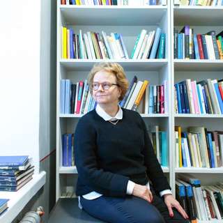 08/23: Historioitsija Laura Kolbe ymmärtää luokkahierarkioita – Yläluokkaan ei pääse pelkästään rahalla