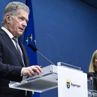 Hör presskonferensen med Sveriges statsminister och Finlands president