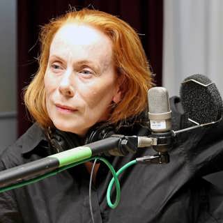Rachel Mohlin: Hade mörka upplevelser av att vara tonåring i en frikyrka