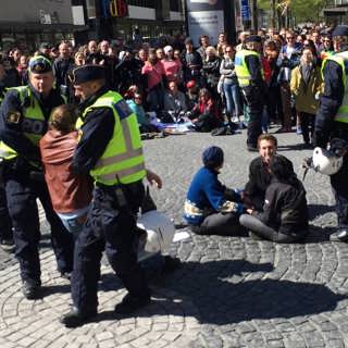 Kristna aktivister blockerade nazistmarsch – greps av polisen